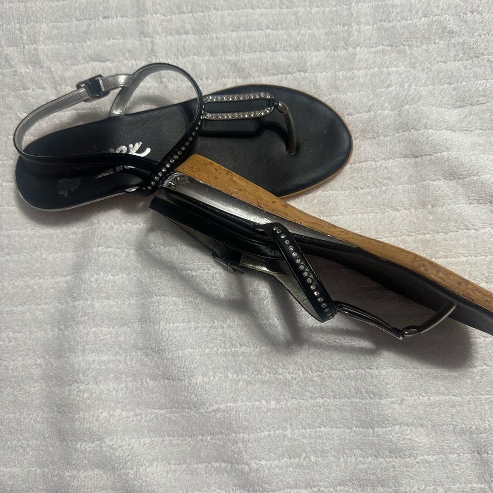 Onex black sandals